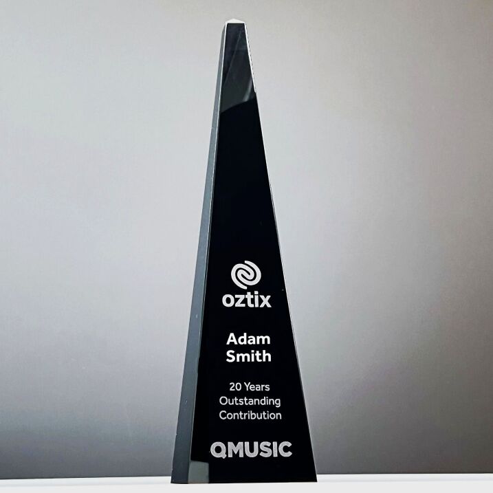 Black Crystal Obelisk Trophy
