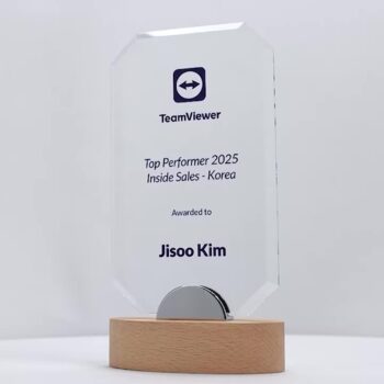 Sarno Glass Wood Colour Trophy